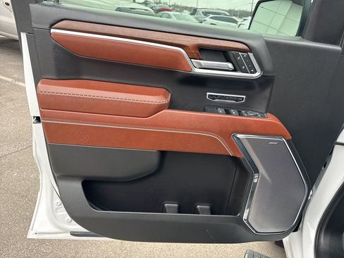 Used 2023 GMC Sierra 1500 Denali Ultimate image 10