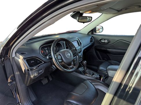 Used 2021 Jeep Cherokee Latitude Plus FWD image 9