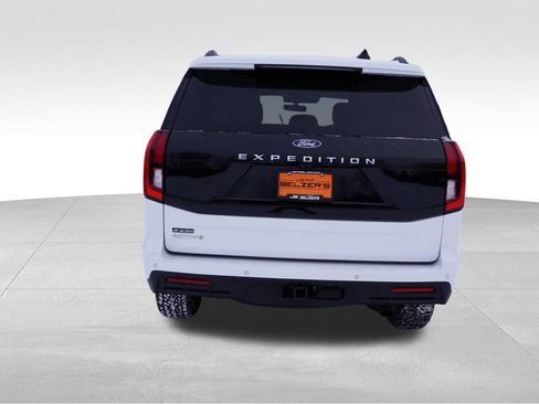 Certified 2025 Ford Expedition Active image 7