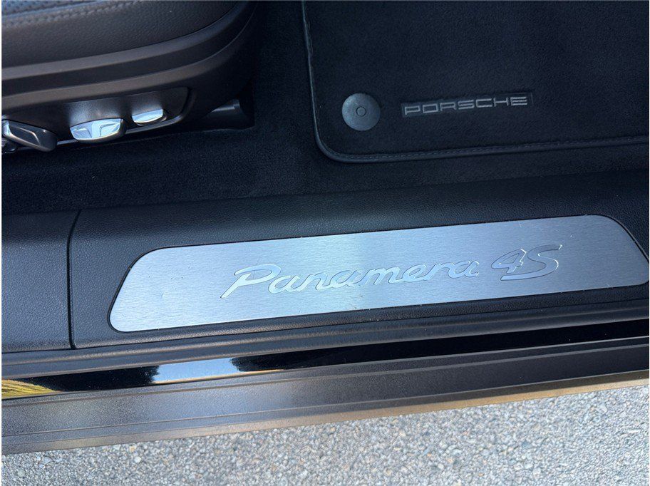 Used 2018 Porsche Panamera 4S AWD/4WD image 39