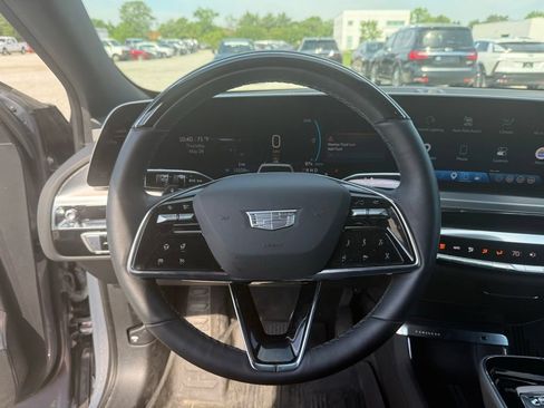 Used 2025 Cadillac Lyriq Luxury w/ LPO, Floor Liner Package AWD/4WD image 20