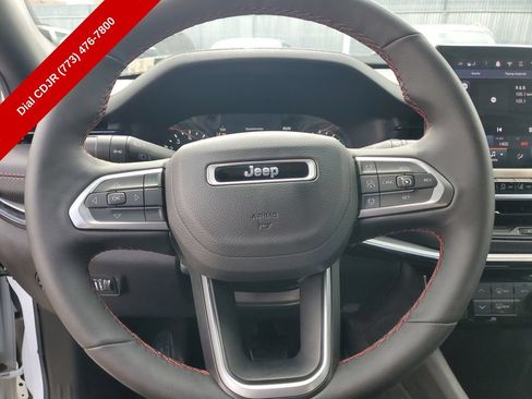 Used 2025 Jeep Compass Trailhawk w/ Trailhawk Convenience Group AWD/4WD image 22