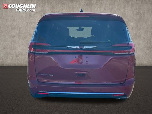New 2026 Chrysler Pacifica Select image 7