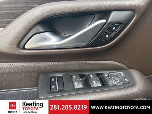 Used 2022 GMC Yukon Denali w/ Denali Premium Package AWD/4WD image 11
