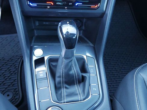 Used 2023 Volkswagen Tiguan SE R-Line AWD/4WD image 42
