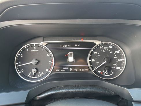 Used 2025 Nissan Pathfinder S FWD image 21