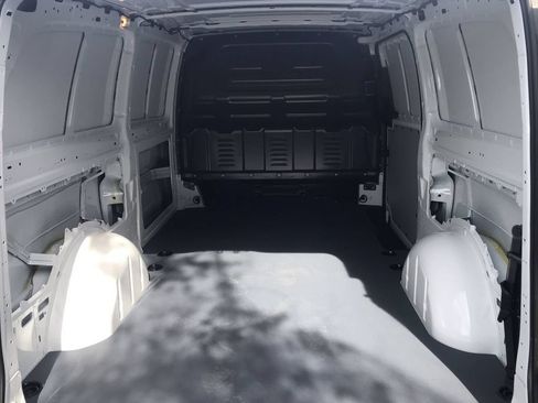 Used 2023 Mercedes-Benz Metris image 9