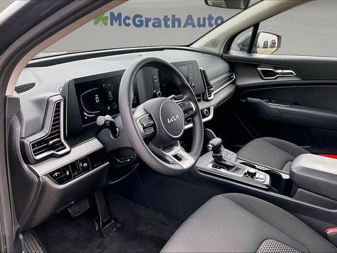 Used 2025 Kia Sportage LX AWD/4WD image 16