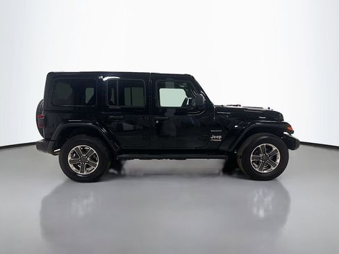 Used 2019 Jeep Wrangler Unlimited Sahara image 9