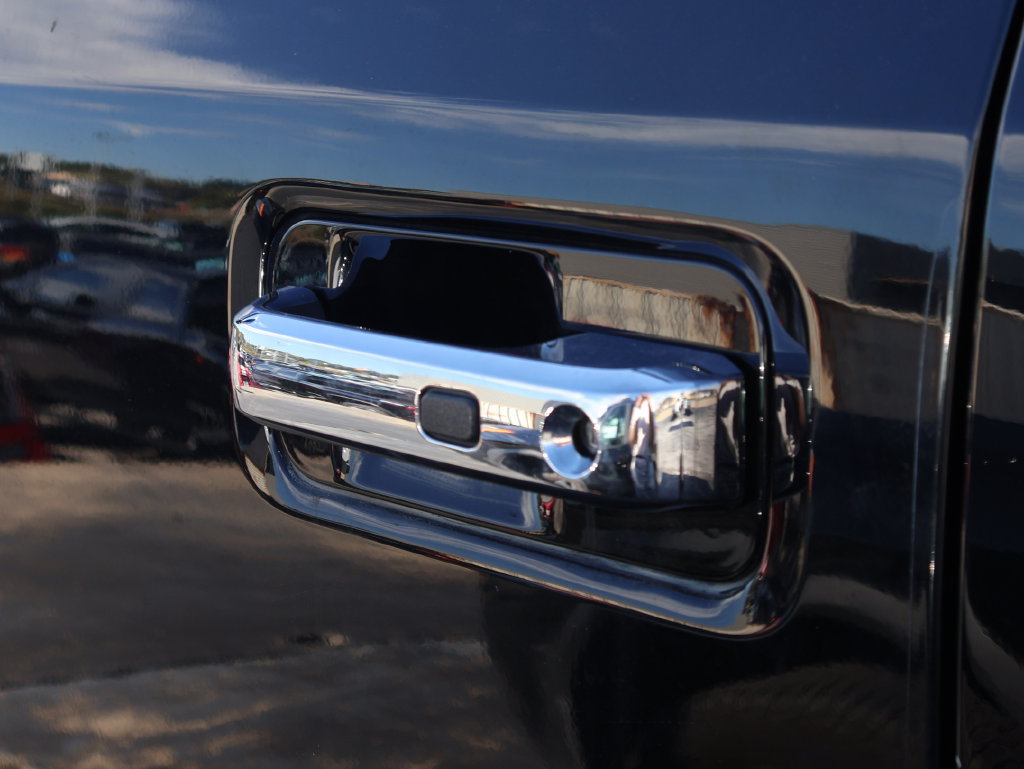 Used 2018 Ford F150 Platinum w/ Equipment Group 701A Luxury AWD/4WD image 25