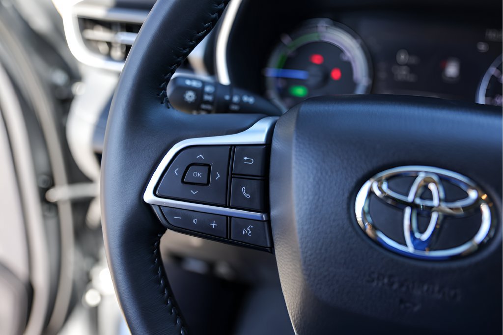 Used 2026 Toyota Highlander XLE AWD/4WD image 16