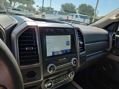 Used 2021 Ford Expedition XLT AWD/4WD image 24