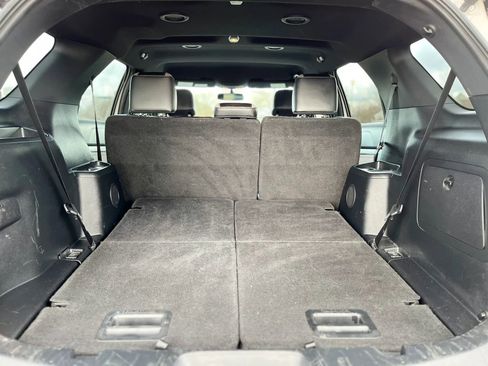 Used 2017 Ford Explorer XLT w/ Equipment Group 202A FWD image 16