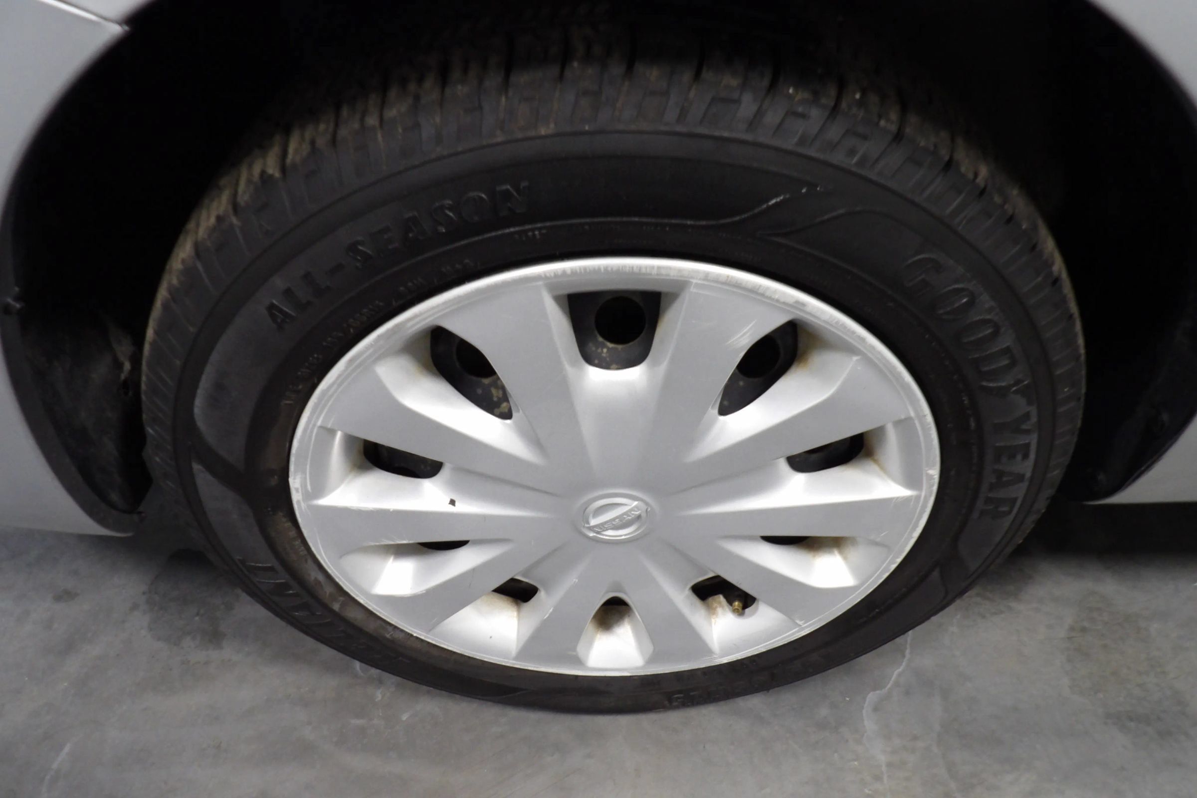 Used 2019 Nissan Versa SV FWD image 18