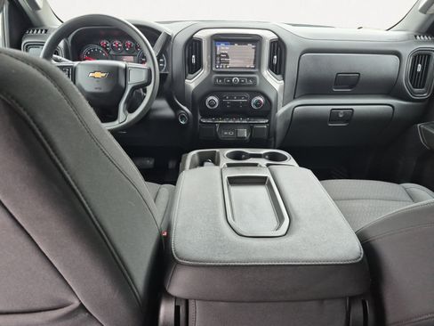 Used 2022 Chevrolet Silverado 1500 Custom image 3