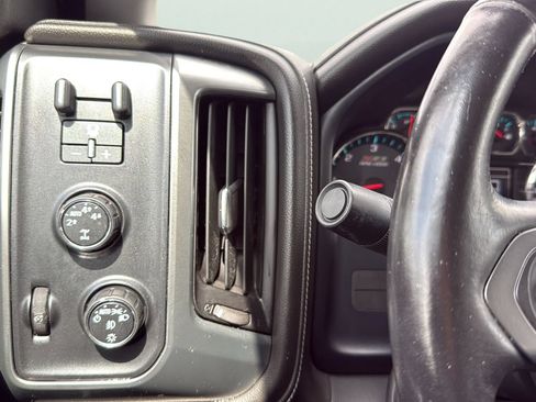 Used 2015 Chevrolet Silverado 1500 LTZ Z71 w/ LTZ Plus Package AWD/4WD image 17