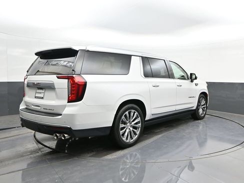 Used 2021 GMC Yukon XL Denali w/ Denali Ultimate Package AWD/4WD image 11