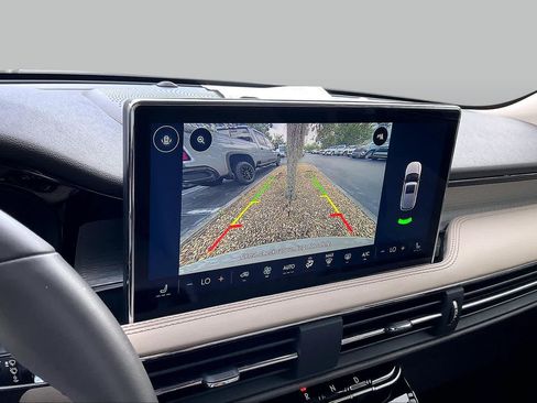 Used 2023 Lincoln Corsair FWD image 21