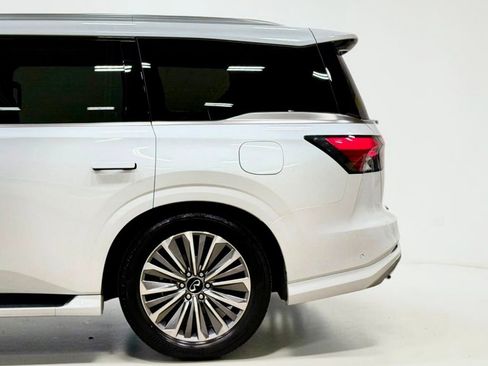 Used 2025 INFINITI QX80 Sensory image 23