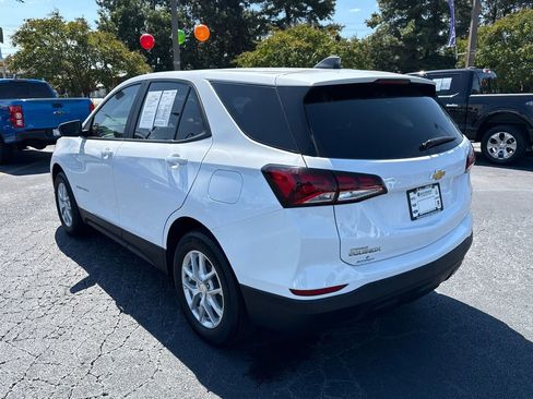 Used 2023 Chevrolet Equinox LS w/ LS Convenience Package FWD image 5