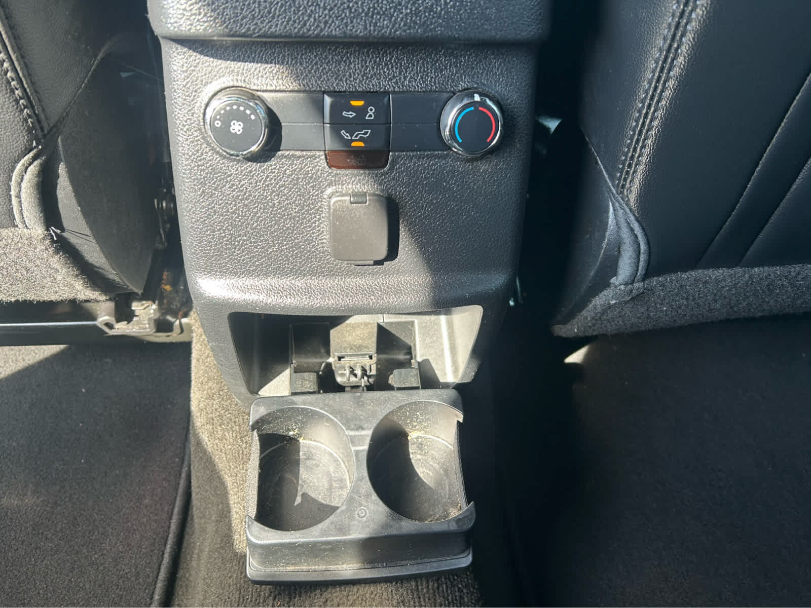 Used 2016 Ford Explorer XLT w/ Equipment Group 202A AWD/4WD image 12