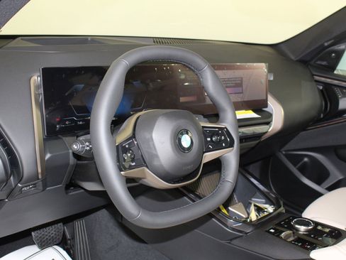 Used 2025 BMW X3 xDrive30i w/ Premium Package image 4