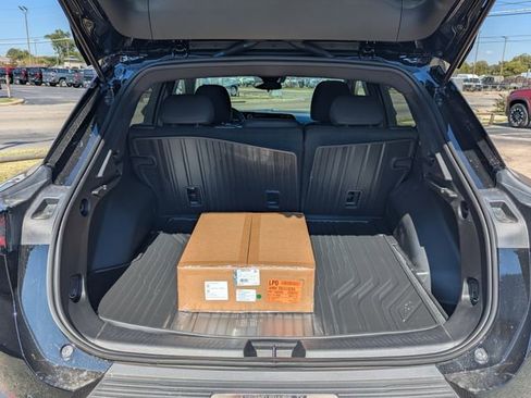 New 2026 Chevrolet Equinox EV LT image 28