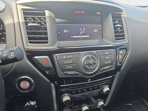 Used 2018 Nissan Pathfinder SV AWD/4WD image 23