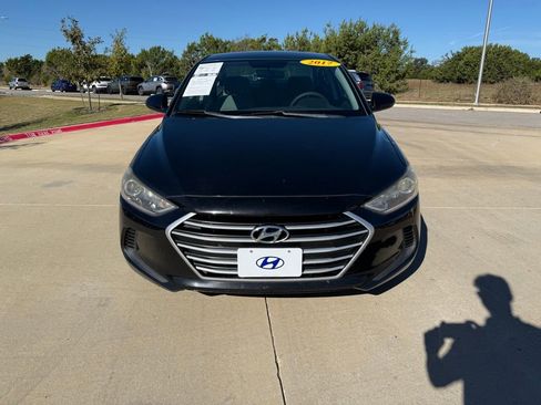 Used 2017 Hyundai Elantra SE image 2