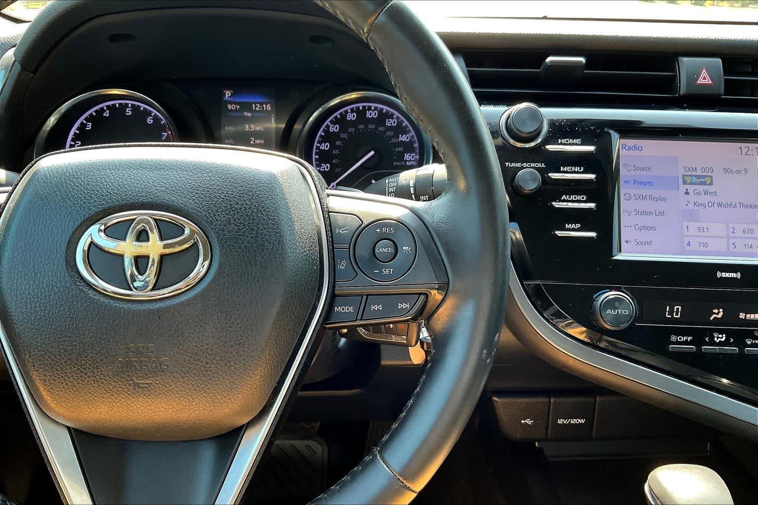 Used 2020 Toyota Camry SE FWD image 24