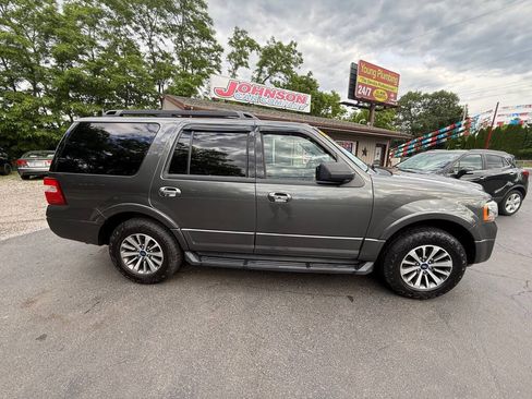 Used 2017 Ford Expedition XLT AWD/4WD image 2