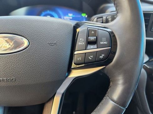 Used 2023 Ford Explorer Platinum w/ Premium Technology Package image 32