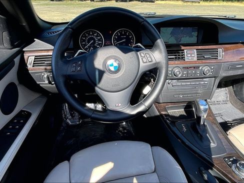 Used 2012 BMW 328i Convertible RWD image 7