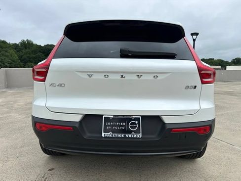 Certified 2025 Volvo XC40 B5 Plus AWD/4WD image 7