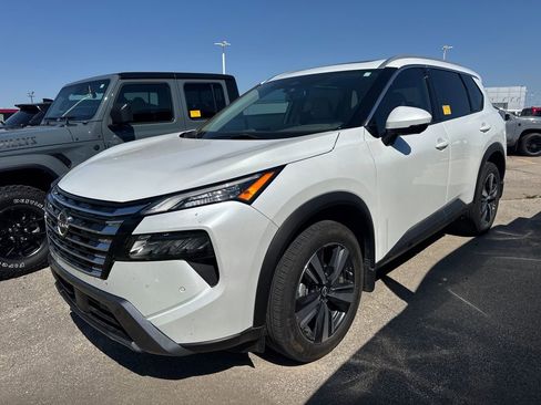 Used 2024 Nissan Rogue SL w/ SL Premium Package image 1