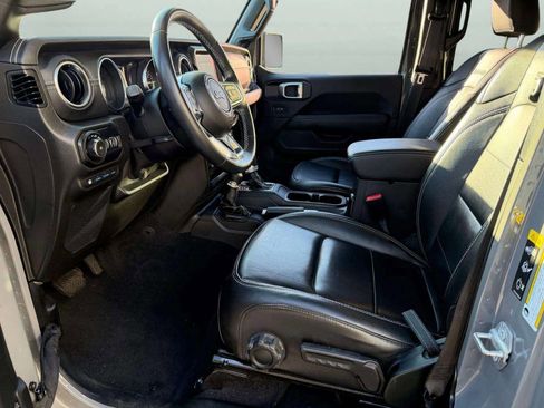 Used 2021 Jeep Wrangler Unlimited Sahara image 36