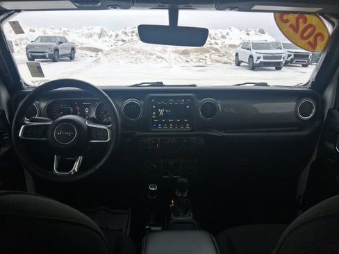 Used 2023 Jeep Wrangler Sahara w/ Cold Weather Group image 20