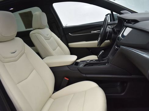 Used 2023 Cadillac XT5 Sportv w/ Technology Package AWD/4WD image 36