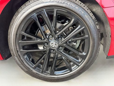 Used 2025 Toyota Camry SE image 31