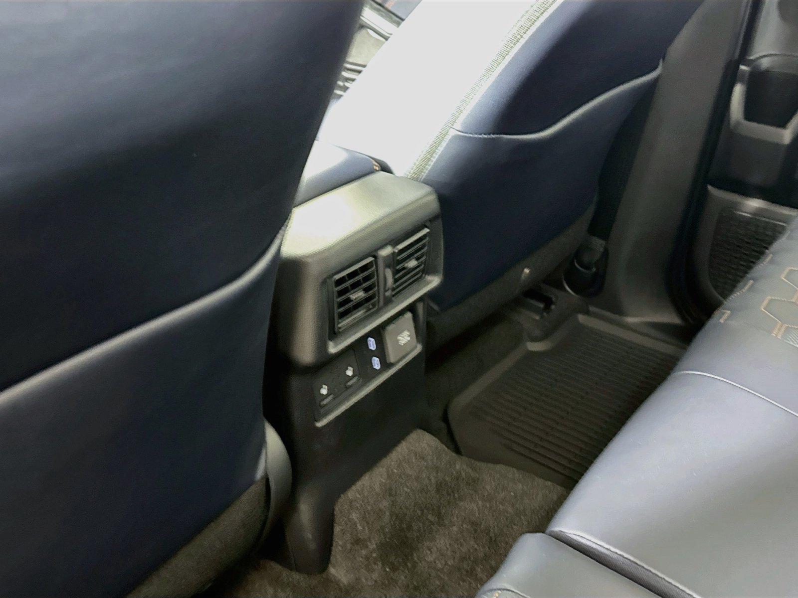 Used 2026 Toyota 4Runner Platinum AWD/4WD image 14