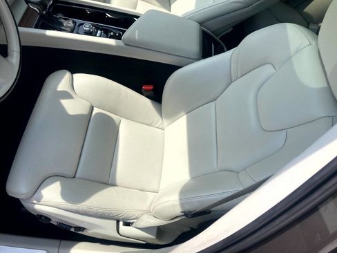 Used 2020 Volvo XC60 T5 Inscription image 9