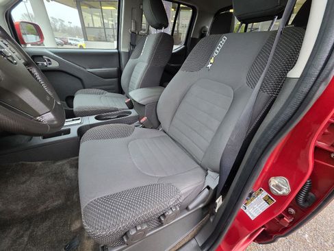 Used 2018 Nissan Frontier PRO-4X image 36