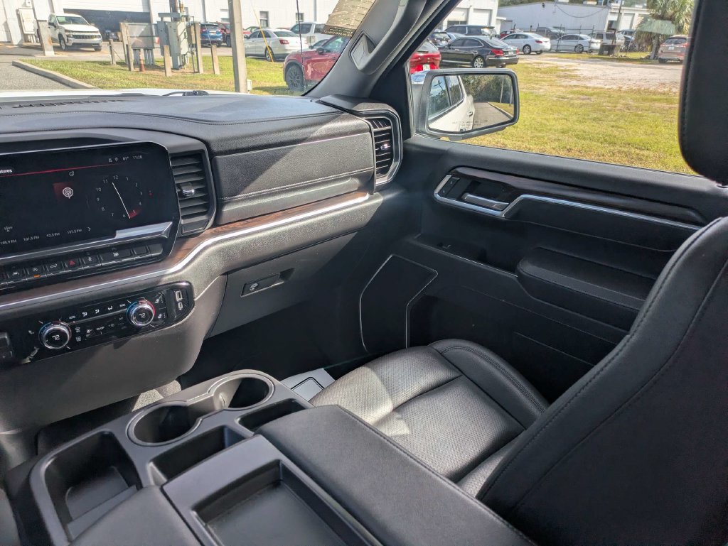 Used 2025 GMC Sierra 1500 SLT RWD image 23
