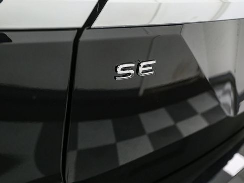 New 2026 Volkswagen Atlas SE image 10