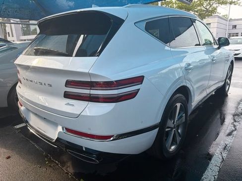 Used 2022 Genesis GV70 2.5T w/ Select Package AWD/4WD image 9
