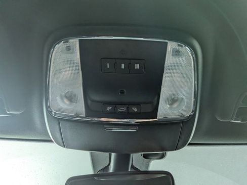 Used 2018 Jeep Grand Cherokee Altitude image 22