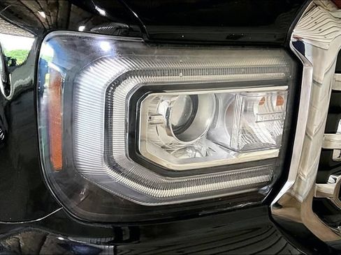 Used 2016 GMC Sierra 1500 SLE w/ SLE Value Package AWD/4WD image 4
