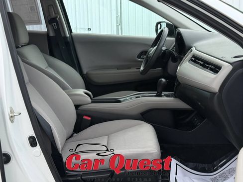 Used 2017 Honda HR-V EX image 17