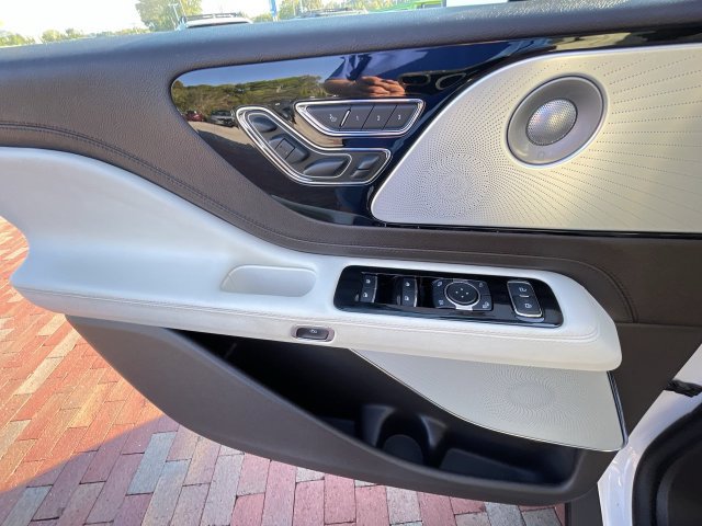 Used 2023 Lincoln Aviator Black Label w/ Jet Package AWD/4WD image 10