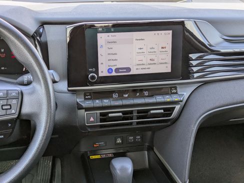 Used 2025 Toyota Camry LE image 16